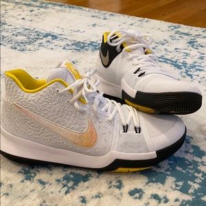 Nike Kyrie 3 N7